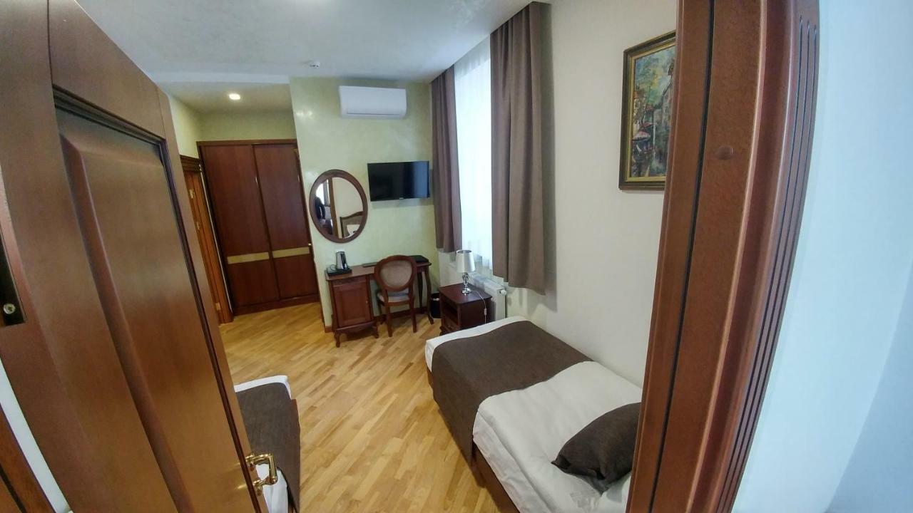 Hotel Meridian Brody 外观 照片