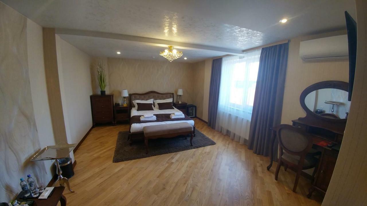 Hotel Meridian Brody 外观 照片